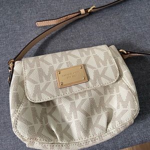 Micheal Kors White/Cream Mini Crossbody Bag